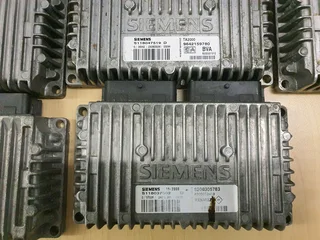 Renault Megane 1.6i 16V 1995-2008 Siemens TCM part# #7700115401