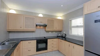 UPPER LA LUCIA RIDGE  / EXECUTIVE 3 BED 3 BATH 4 PARKINGS UNFURN APARTMENT R27K pm