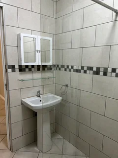 DBN NORTH, NEAR KAROO BUTCHERY, 2 BED UNFURN GARDEN COTTAGE, GARAGE, PET FRIENDLY R9.5KPm