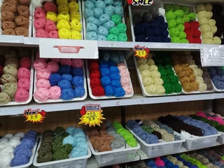 Different Colour Wool 40g