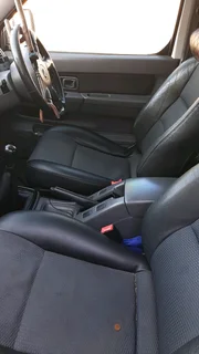 2013 Nissan Hardbody NP 300  2.5T Diesel white Doublecab 4x2 bakkie for sale in excellent condition