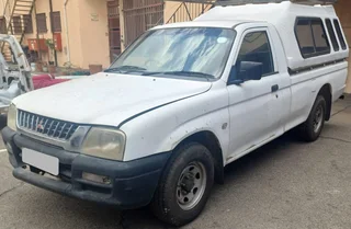2002 Mitsubishi Colt 2.0L Manual Stripping for Spares!