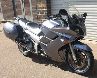 2004 Yamaha FJR1300 sports tourer