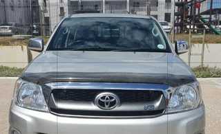 Carbon Bonnet Guard for Toyota Hilux (2005 - 2015)