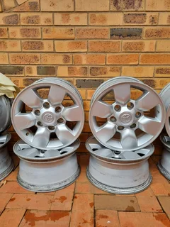 For Sale - Toyota Hilux 15" genuine OEM alloy rims (2005 - 2008)