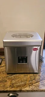 SNOMASTER 15KG ICE MAKER!! SUPER FAST ICE MAKING!! BARGAIN!!