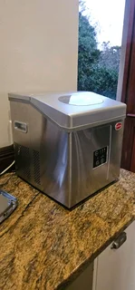SNOMASTER 15KG ICE MAKER!! SUPER FAST ICE MAKING!! BARGAIN!!
