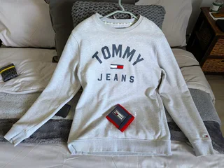 Good Condition Tommy Jeans Sweatshirt For Men