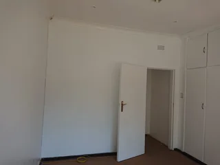 1bed cottage apartment studio bachelor Flat Essexwold Bedfordview Easy Access to Airport Edenvale N3