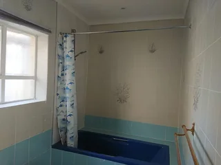 1bed cottage apartment studio bachelor Flat Essexwold Bedfordview Easy Access to Airport Edenvale N3