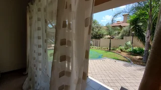 1bed cottage apartment studio bachelor Flat Essexwold Bedfordview Easy Access to Airport Edenvale N3