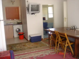 Self contained Cottage Flat Apartment for rent Bedfordview. 24hr Street security Boomed Sub Cameras