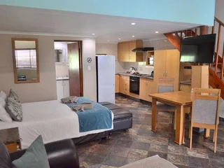 26 Dec 25-2 Feb. NewYear Holiday Extend Christmas. Sleep5 Mount Amanzi. Serviced daily. Self Cater