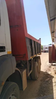 Mercedes Benz 3335 10m³ Tipper