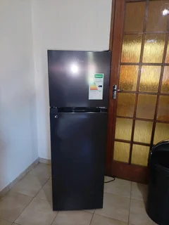 Midea 173L Top Mount Freezer - Black