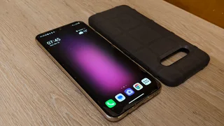 LG V60 ThinQ 6.8inch P-OLED 256GB with Case for sale