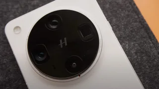 Oppo Find X8 Ultra 6.82inch AMOLED LPTO 16GB ram 512GB with Fast Charger and Cover for sale