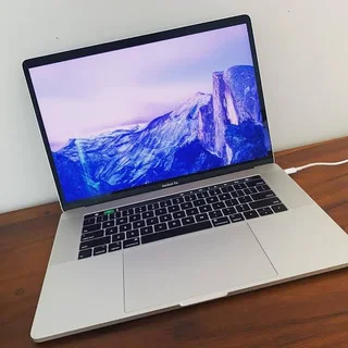2017 15inch True Tone Touchbar MacBook Pro Intel Quad Core i7 16GB ram 512GB SSD for sale