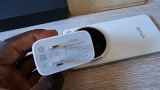 Vivo X200 Pro 6.73inch AMOLED 16GB ram 512GB with Fast Charger and Cover Box for sale