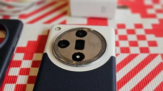 Oppo Find X7 Ultra 6.8inch AMOLED LPTO 16GB ram 512GB with Fast Charger and Cover for sale