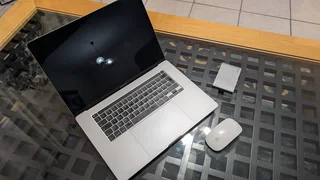 2019 16inch Touchbar Macbook Pro Intel 8-Core i9 16GB ram 1TB SSD with Mouse USB-C Hub for sale