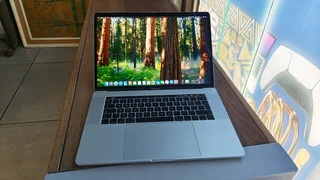 15inch True Tone Touchbar MacBook Pro Intel Quad Core i7 16GB ram 256GB SSD for sale