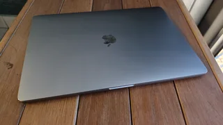 Apple 16inch True Tone Touchbar Retina MacBook Pro Intel 8-Core i9 16GB ram 1TB SSD for sale