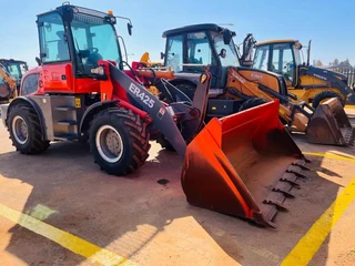 Frond end loader