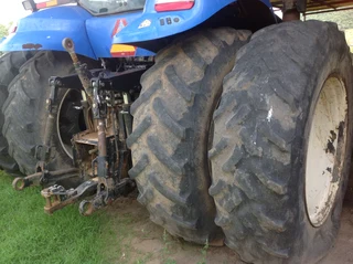 New Holland 8040