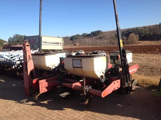 4 Ry Massey Ferguson planter