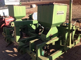 Bloubuffelgras planter