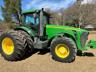 John Deere 8270R