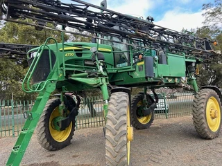 John Deere 4730 hoogloop spuit