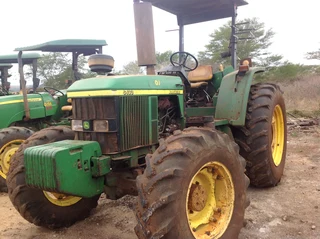 John Deere 6403