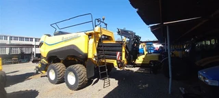 New Holland 1290 HD baler