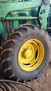 John Deer 6430 met laaigraaf