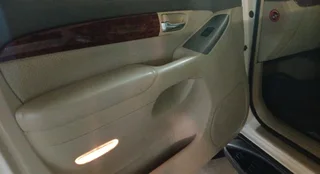 2004 TOYOTA PRADO 4.0 FAMILY 7 SEATER 4X4 SUV IMMACULATE CONDITION LOW MILEAGE ITS CLEAN !!