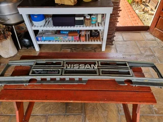 Nissan Sani 3.0 V6 Front Grill