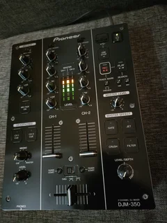 Pioneer djm 350 DJ mixer for sale!!