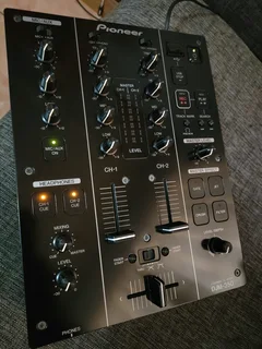 Pioneer djm 350 DJ mixer for sale!!