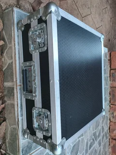 Turntable or mixer flight case for sale!!