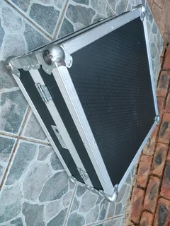 Turntable or mixer flight case for sale!!