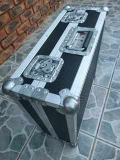 Turntable or mixer flight case for sale!!