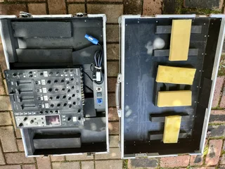 Blacka 3 in1 small format CDJ &amp; mixer flight case for sale!!