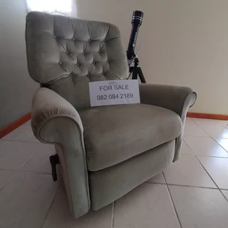 Lounge suite, quality built and covered.