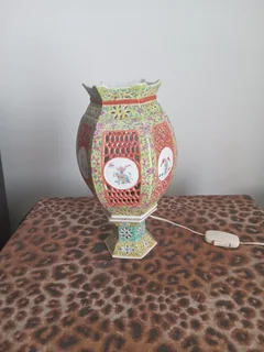 Chinese porcelain electric lamp