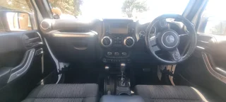 Jeep Wrangler Sahara Unlimited 3.6L 2012 FULL SERVICE HISTORY 4x4 Auto