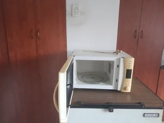 Kelvinator Micro Wave Oven