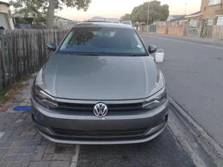 2018 Volkswagen Polo Hatchback Price R175 000 neg and it&#39;s yours