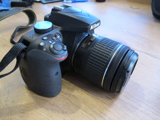 Nikon D3400 DSLR 18-55mm Lens SPOTLESS Shutter count 1088 &#43; 64GB SD and Bag